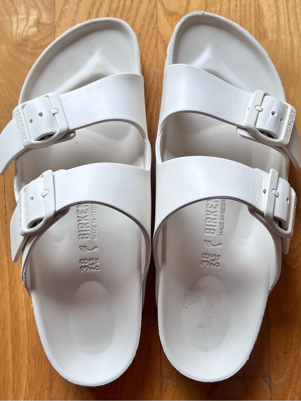 Birkenstock Women's White Slide Sandals, EU 38 US 7, Adjustable Buckle EVA
